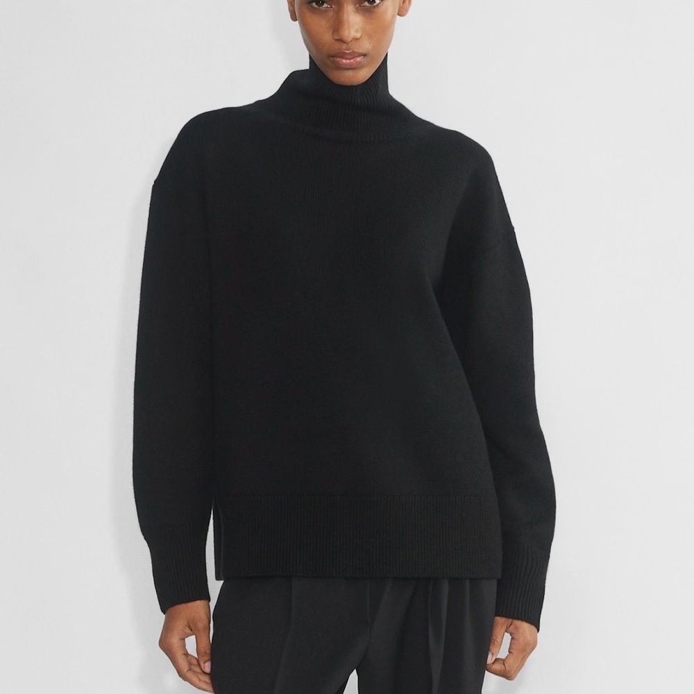 ❗️BNWT❗️Aritzia Babaton ❗️100% Merino Wool Black Turtleneck Sweater